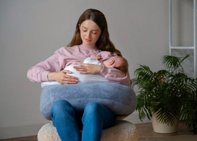 What Is the Typical Process of an Antenatal Breastfeeding Counselling Session?