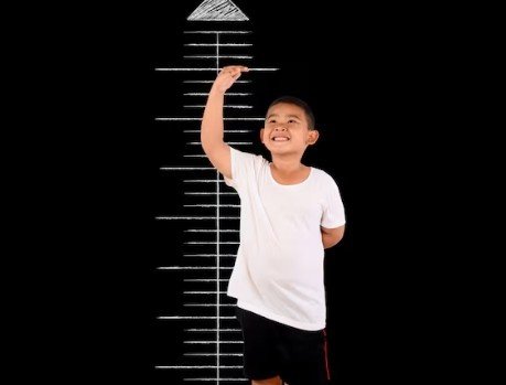 How Does Dr. Meghana Phadke Sultania Assess a Child’s Growth and Development?